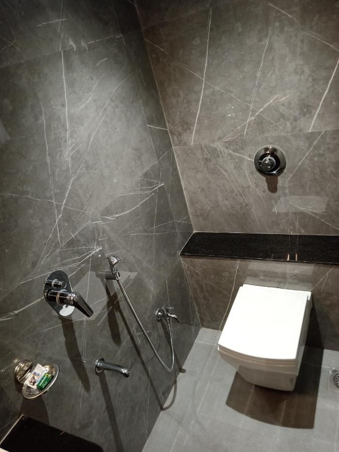 Hotel Suvarnam Residency Ahmednagar Extérieur photo